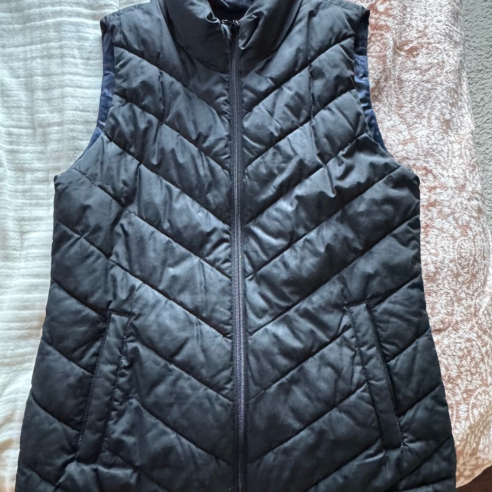GAP Black Quilted Vest